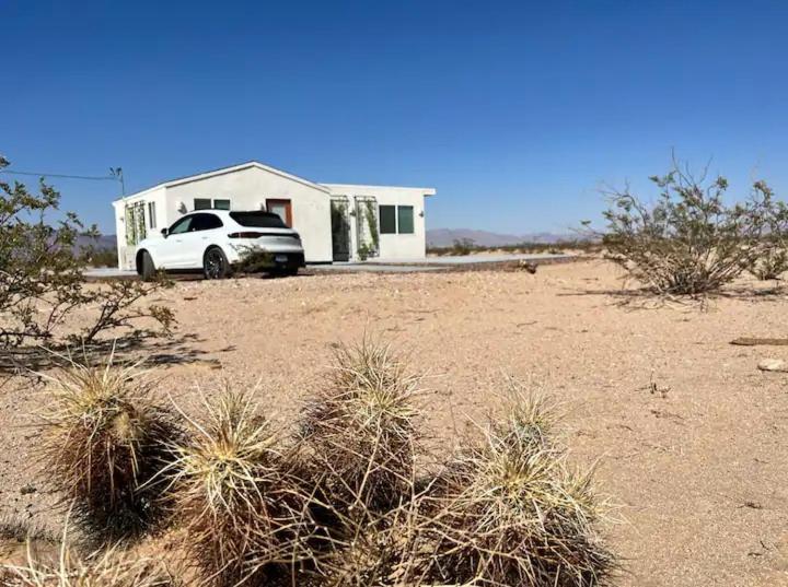 Serene Modern Home Backdoor With Great Wifi, Games, Movies, Patio Seating And Bbq Easy Access To North Joshua Tree National Park In 10 Minutes Twentynine Palms Exterior foto
