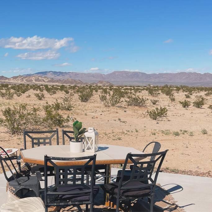 Serene Modern Home Backdoor With Great Wifi, Games, Movies, Patio Seating And Bbq Easy Access To North Joshua Tree National Park In 10 Minutes Twentynine Palms Exterior foto