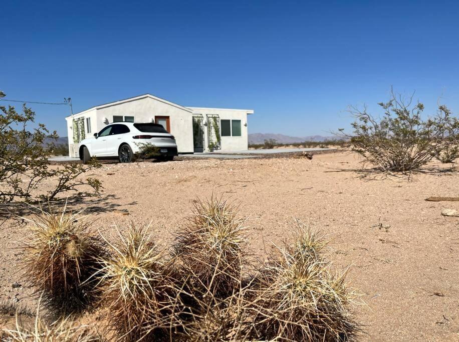 Serene Modern Home Backdoor With Great Wifi, Games, Movies, Patio Seating And Bbq Easy Access To North Joshua Tree National Park In 10 Minutes Twentynine Palms Exterior foto